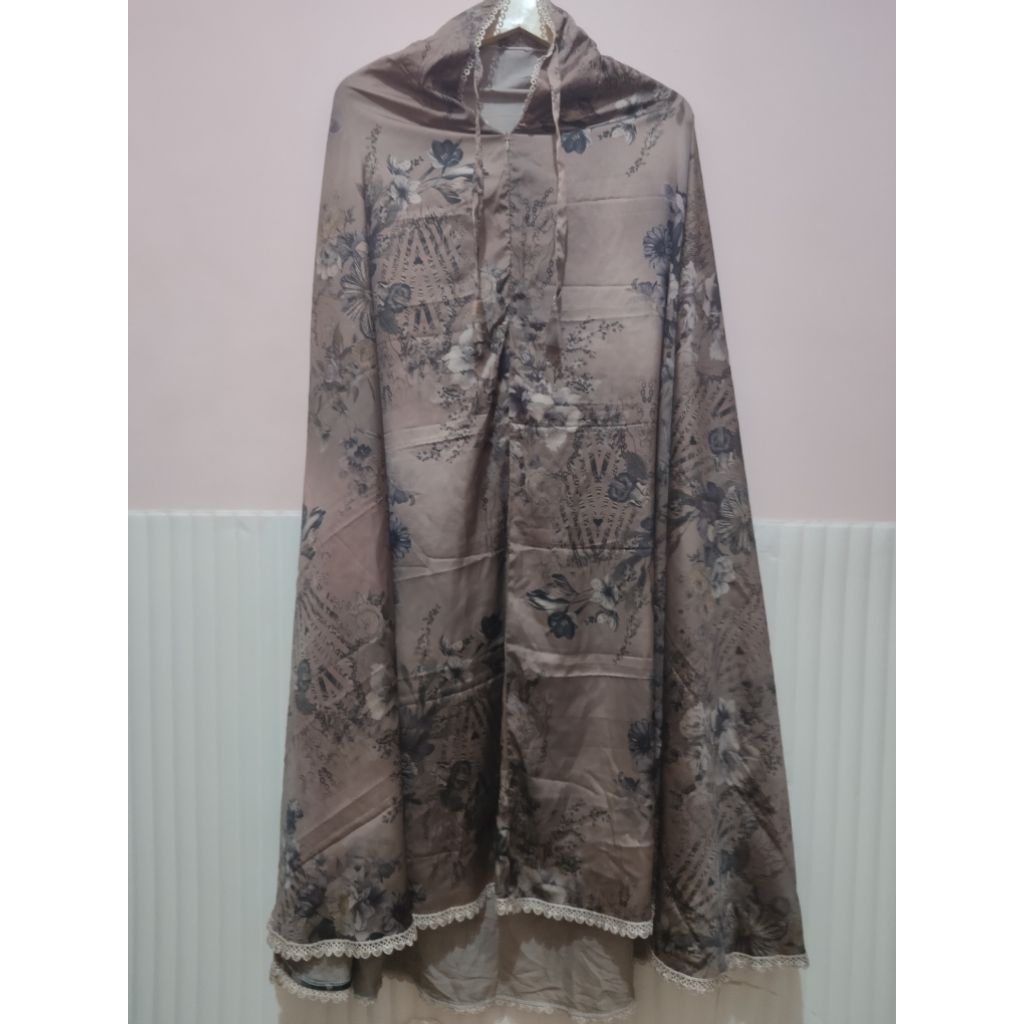 PRELOVED MUKENA MAXMARA SILK JUMBO