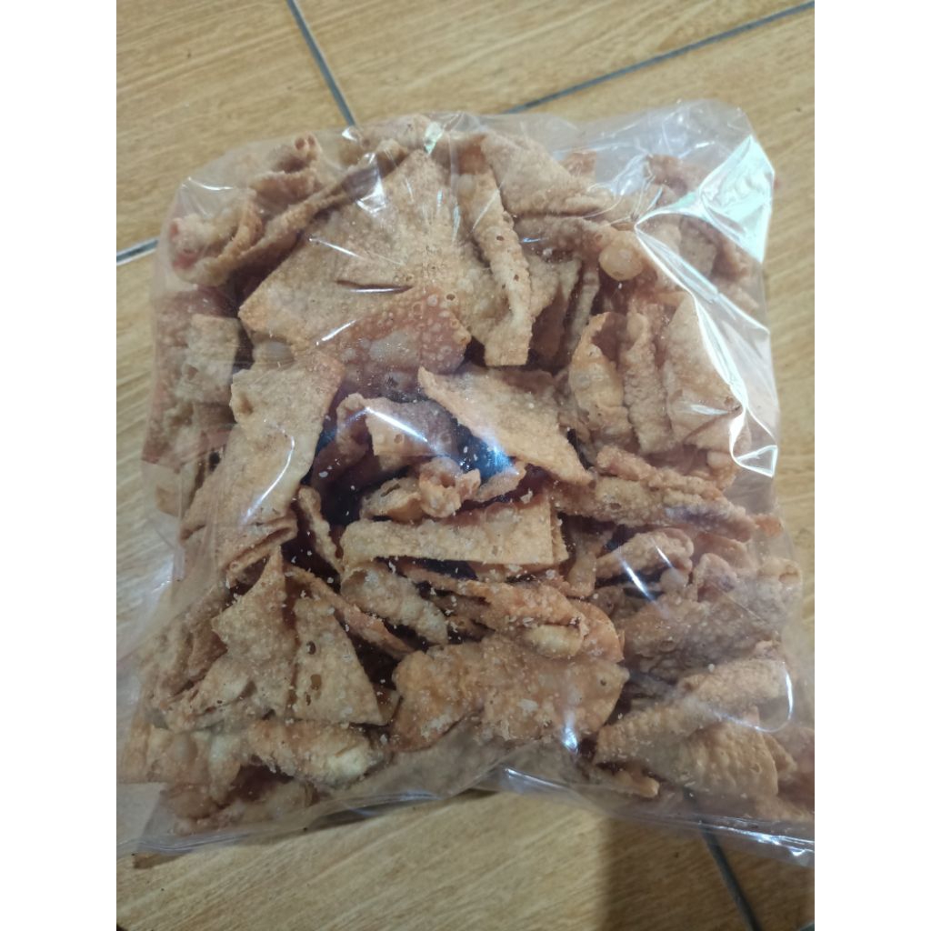 pangsit goreng / cumi cumi pangsit / pangsit renyah / keripik pangsit