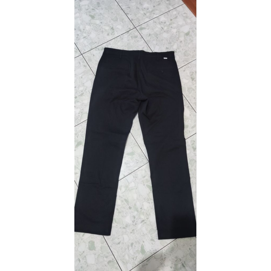 Chino Levis hitam 34