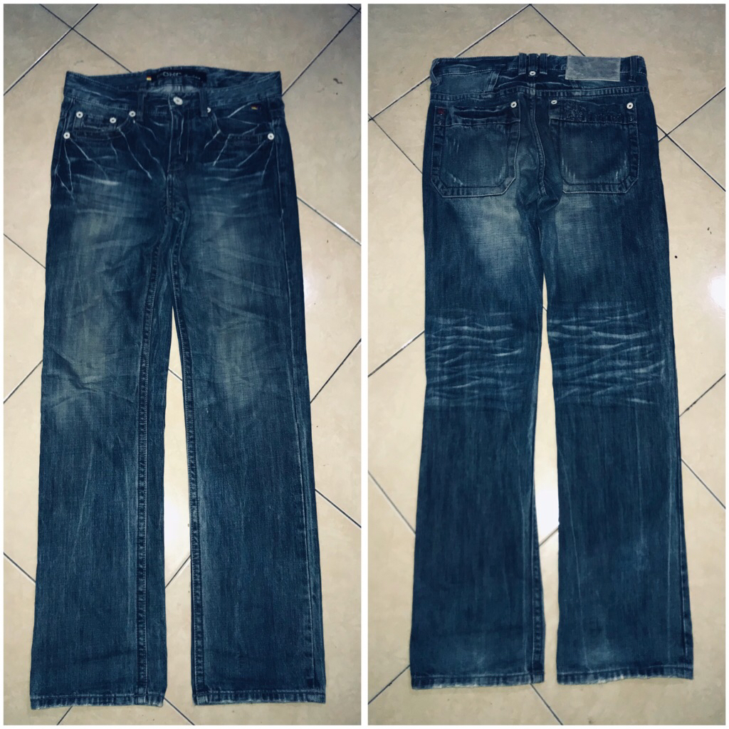 Jeans fedding