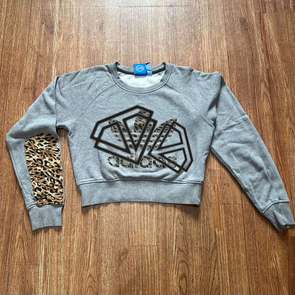 Leopard Crop Sweatshirt 🅐🅓🅘🅓🅐🅢 second preloved
