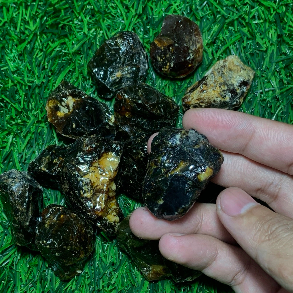 getah katilayu super kristal senter merah natural alam 100% / bongkahan getah katilayu merah / bahan