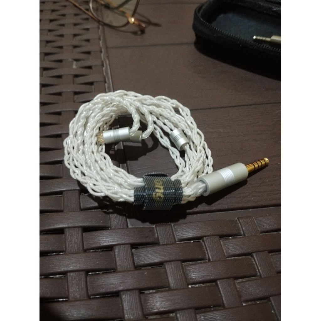 Yongse White Dragon Cable Jack 4.4mm Like New | Kabel IEM Balance