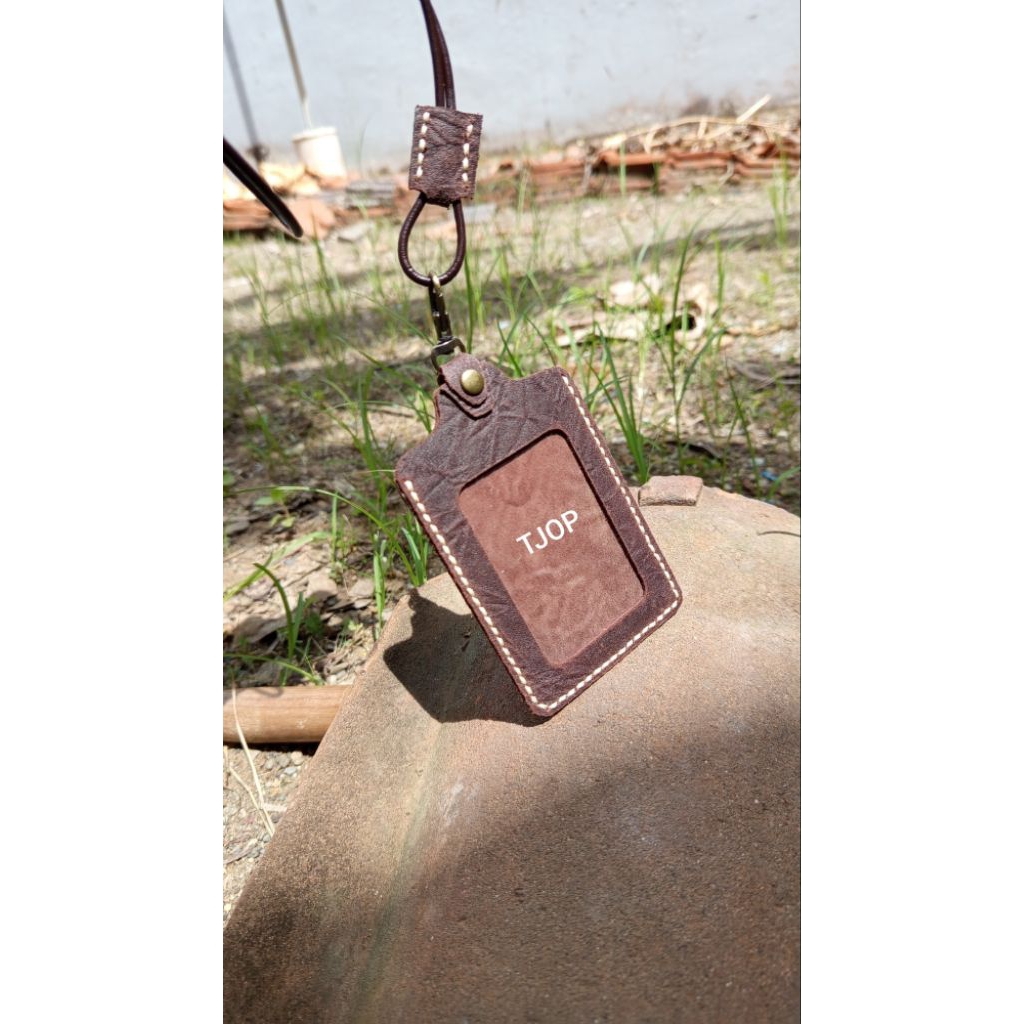 ID CARD kulit coklat motif