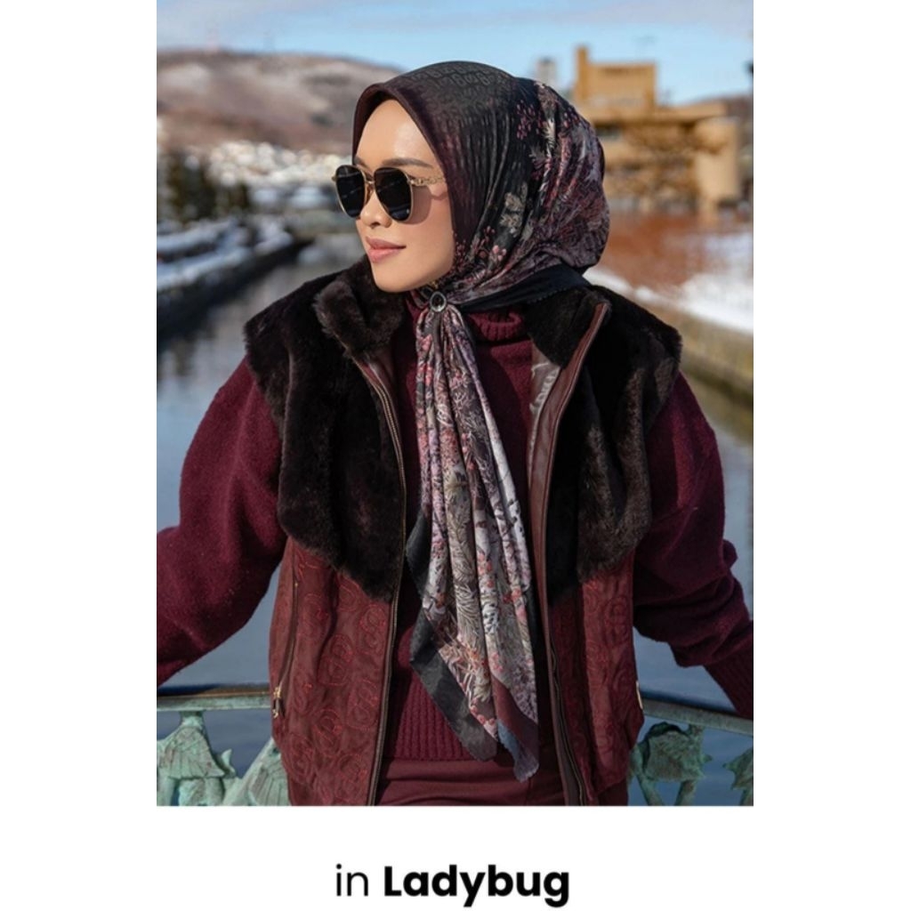 Holiday series 2 lady in bug Buttonscarves as is