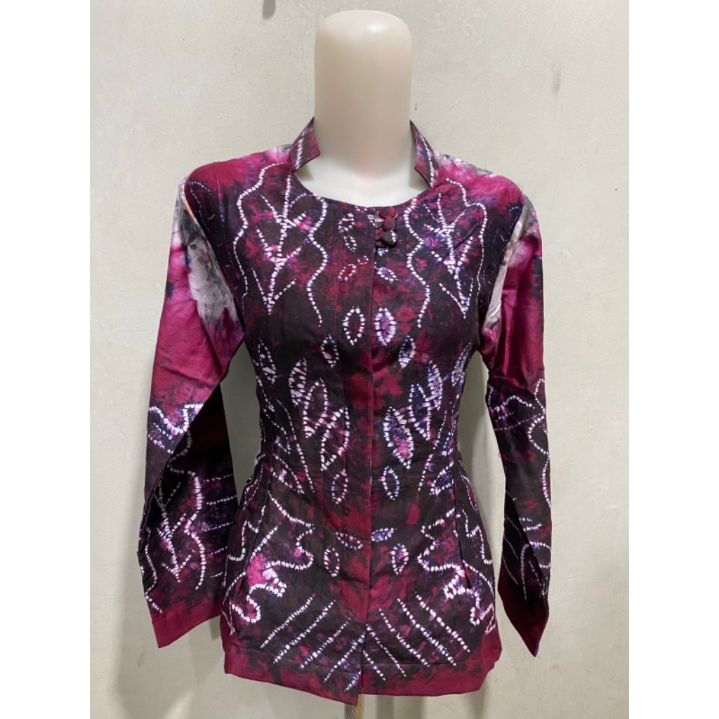 blus sasirangan warna merah marun