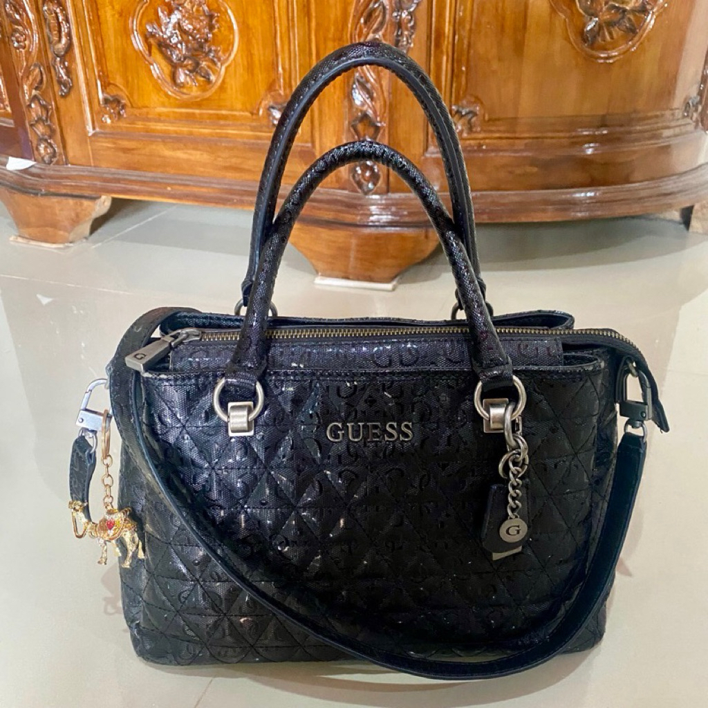 Preloved tas branded guess original hitam