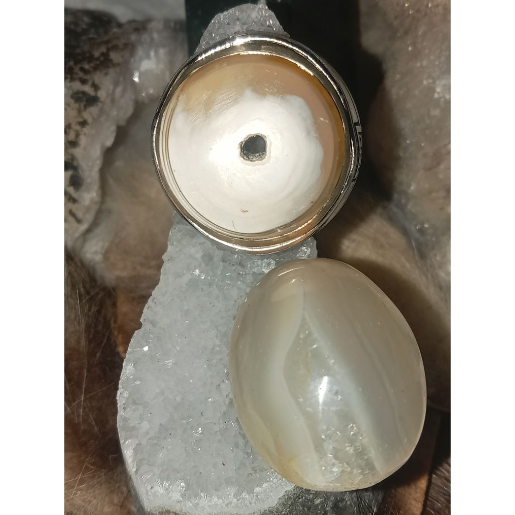 Natural batu combong yin yang