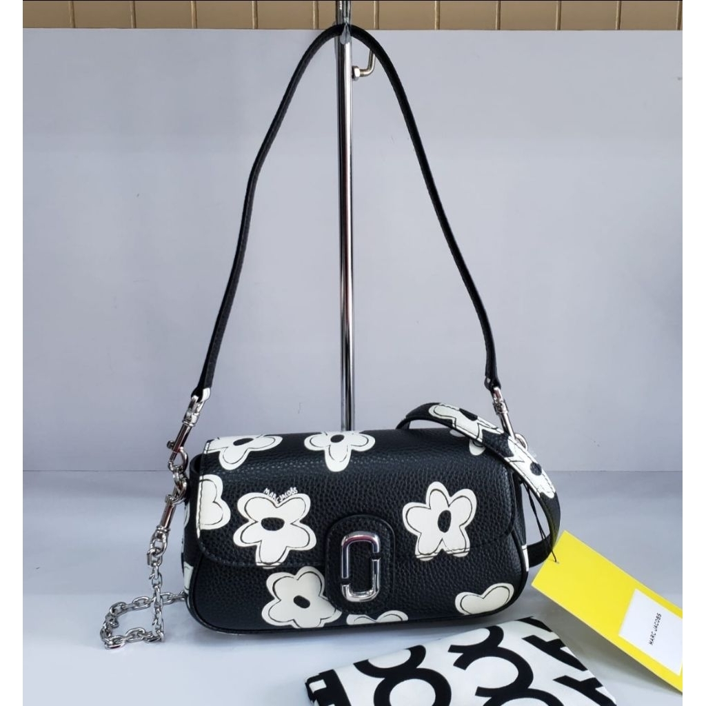 Ready Mj The Daisy Clover Shoulder Bag, 2S5HSHO26. Leather black/white. 20x11x5cm. (Retail with dust