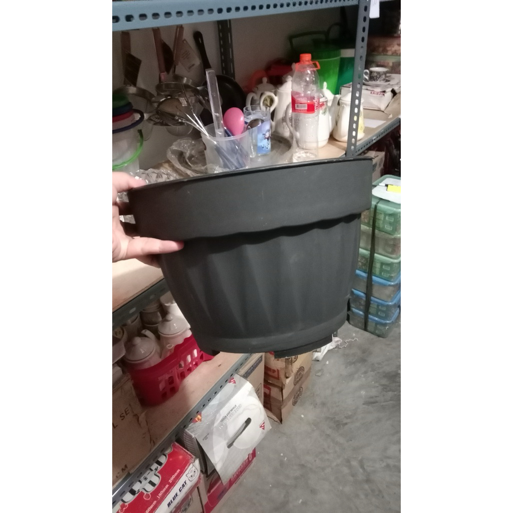 Pot bunga / Pot bunga hitam murah / Pot bunga OBRAL