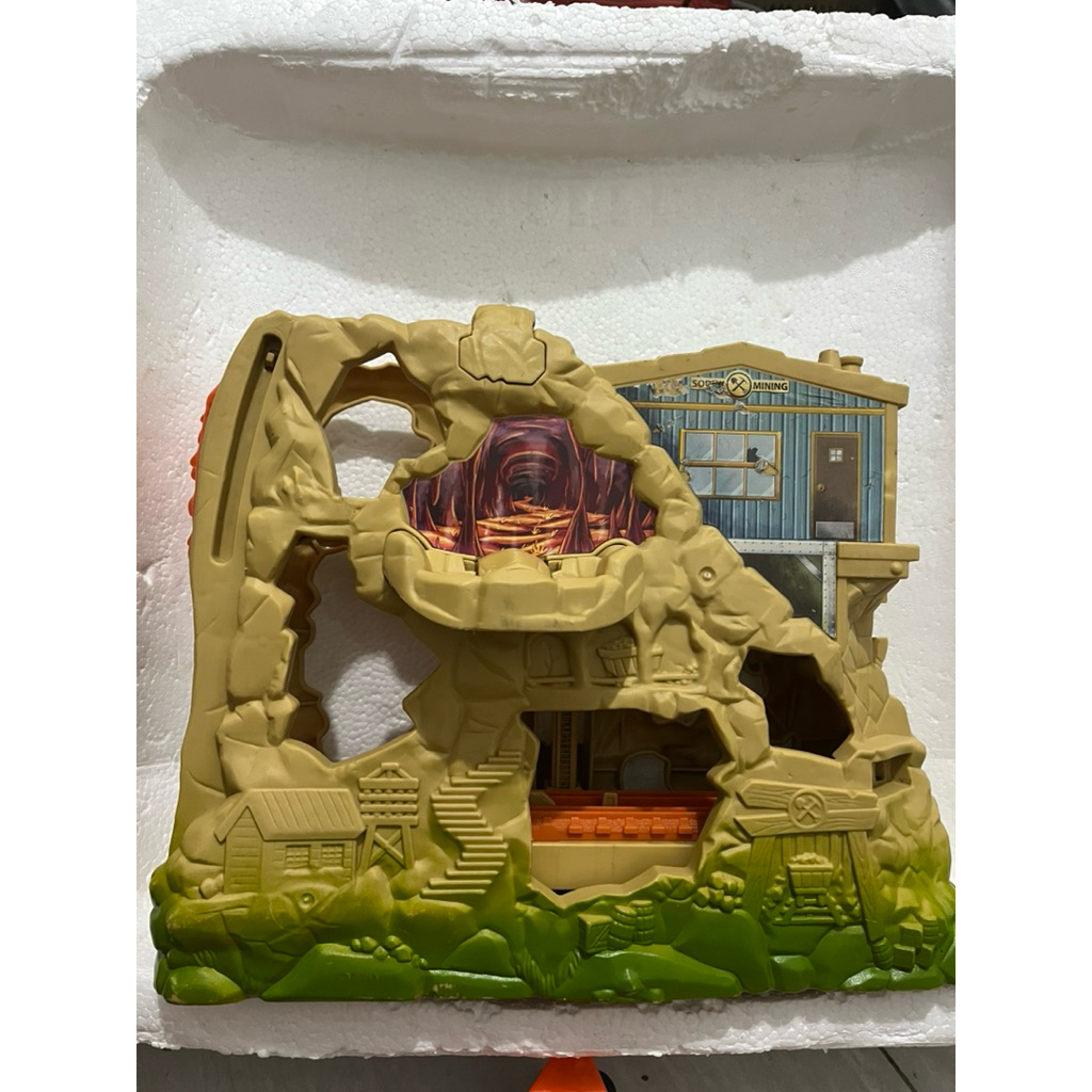 DIORAMA THOMAS AND FRIENDS SODOR MINING