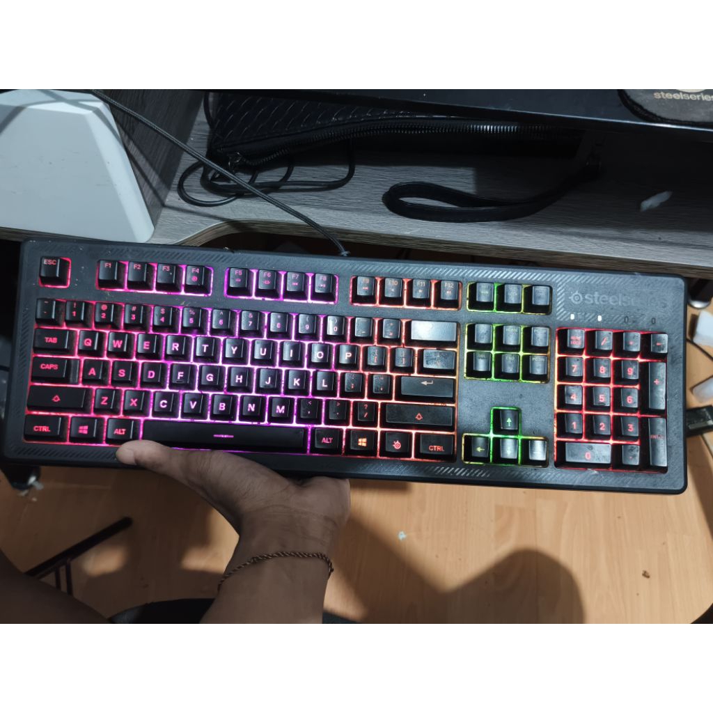 keyboard steelseries apex 150
