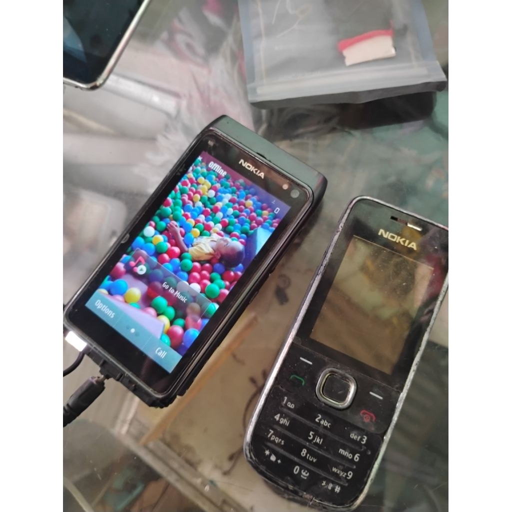 Nokia N8 bahan