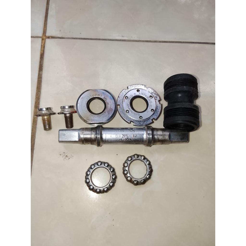 bottom bracket Shimano deore japan