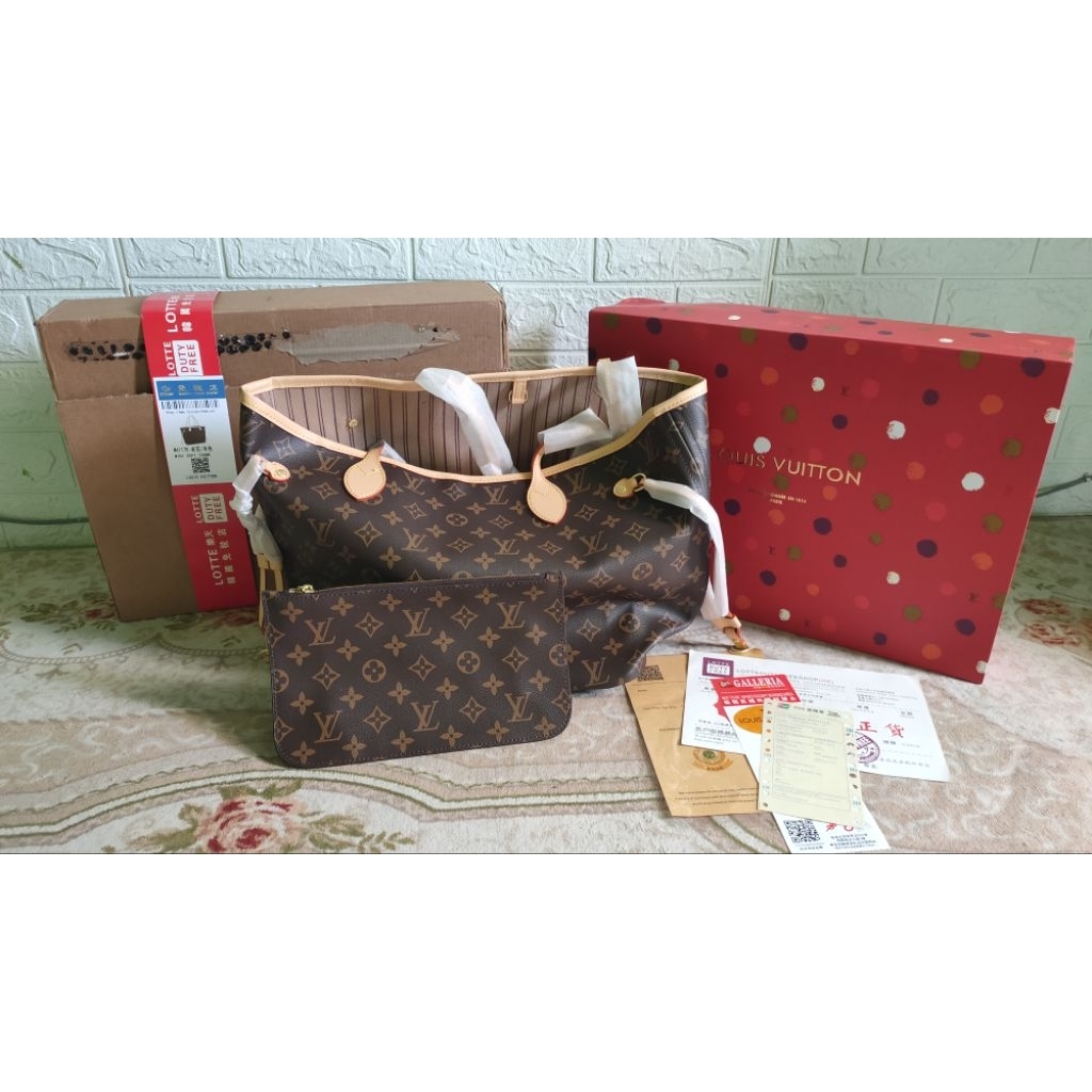 LV neverfull bag mirror