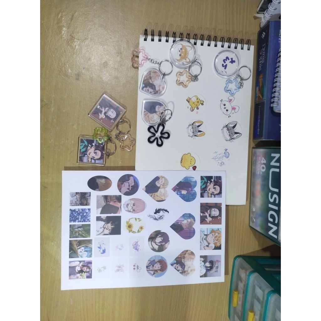 Gantungan Kunci Acrylic Custom Foto / Desain Handmade | Acrylic Keychain Polaroid Lucu | Bingkai Cus