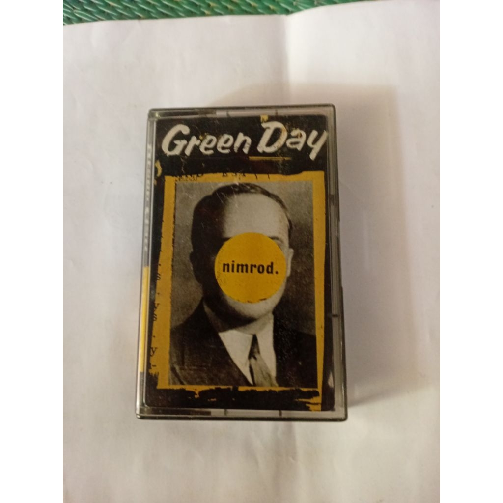 kaset pita Green day album Nimrod. produksi tahun 2000. genre alternative