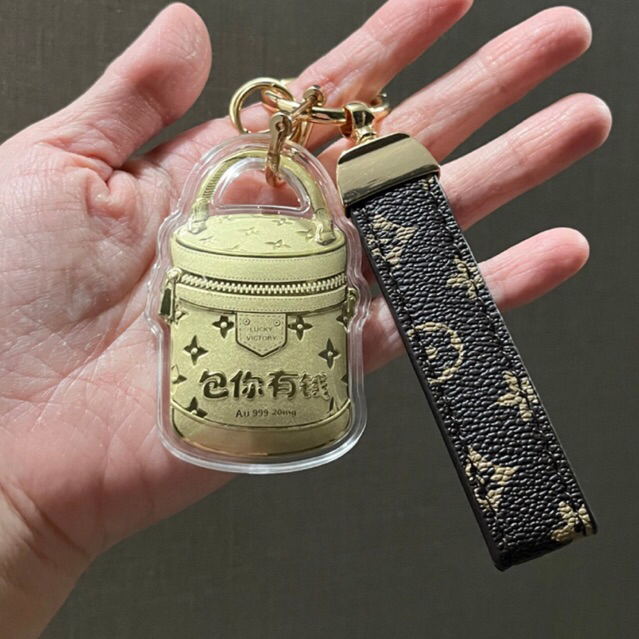 GANCI EMAS / BAG CHARM GOLD LV BULAT LIMITED EDITION KEYCHAIN 999