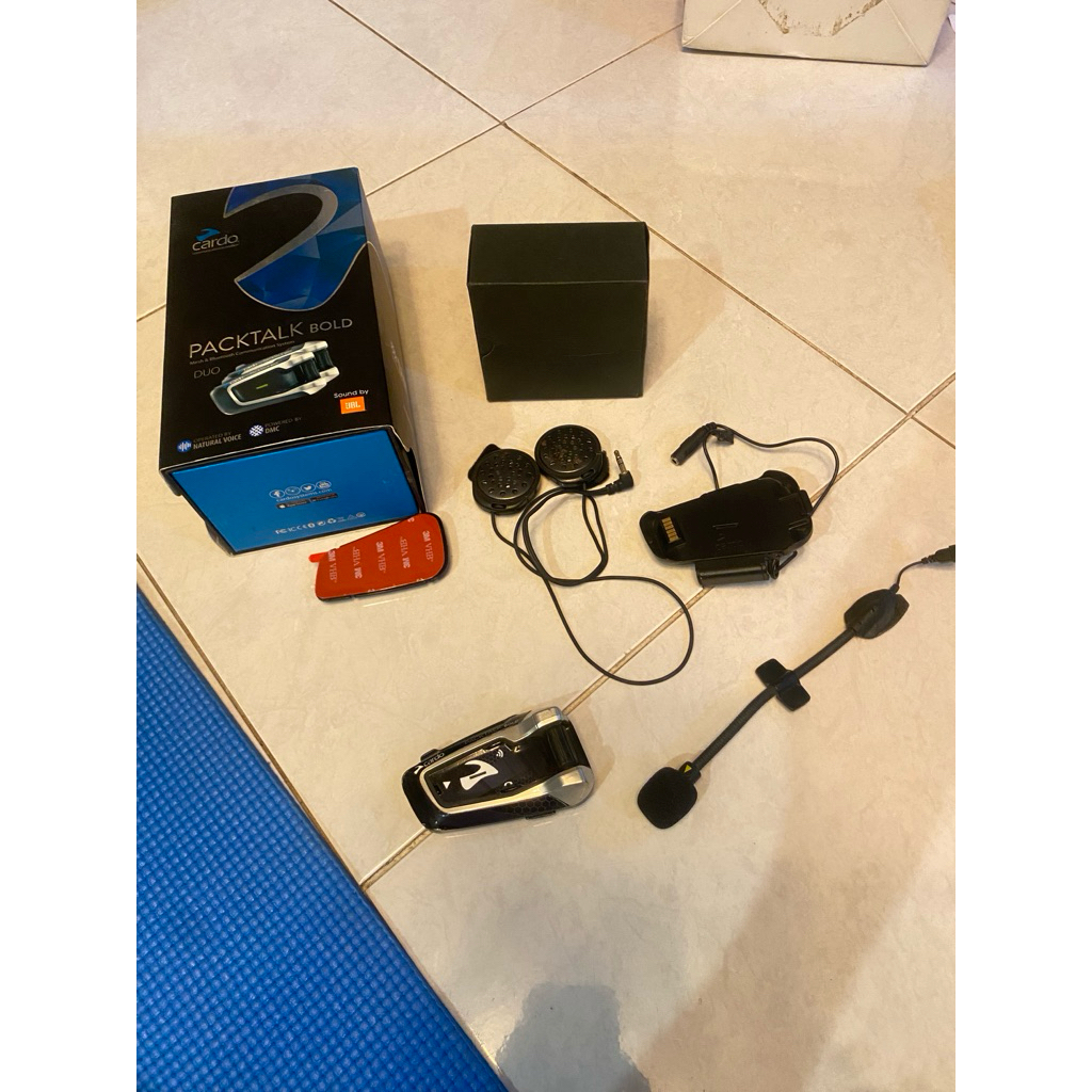 intercom cardo packtalk bold