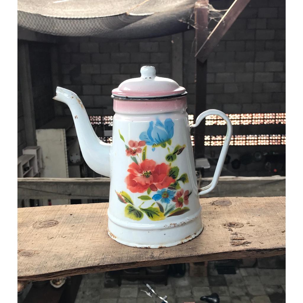 Teko ceret enamel lawas