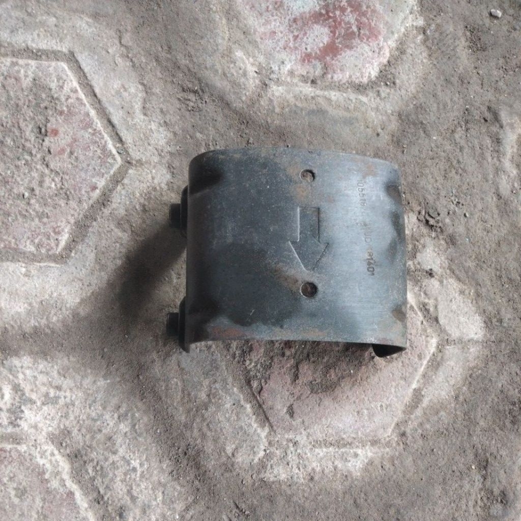 breket slebor depan spakbor depan BAJAJ pulsar 135