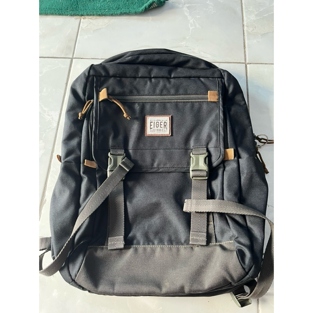 Tas Laptop Eiger 18L