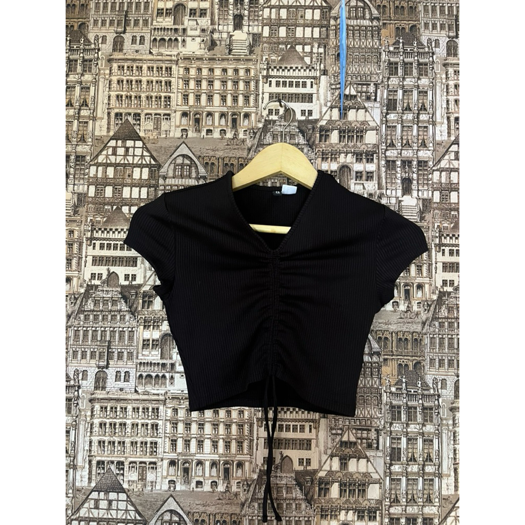 Preloved Crop Top Knit H&M_Hitam Polos Serut Tengah