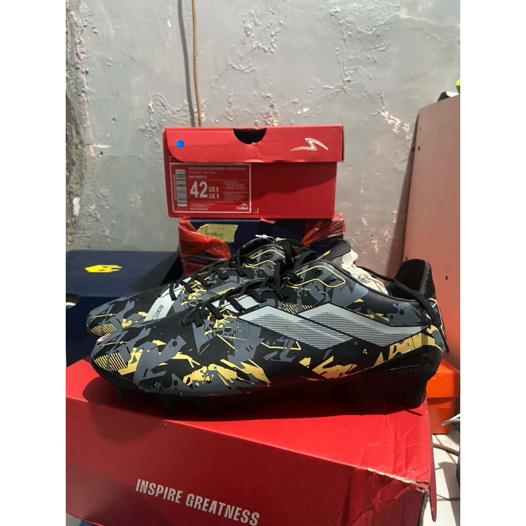 sepatu bola mills vulcan fg