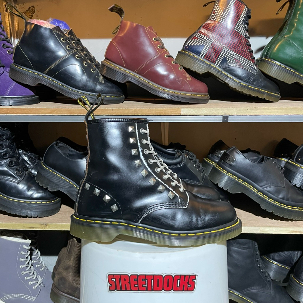 dr martens 1460 stud original size 43