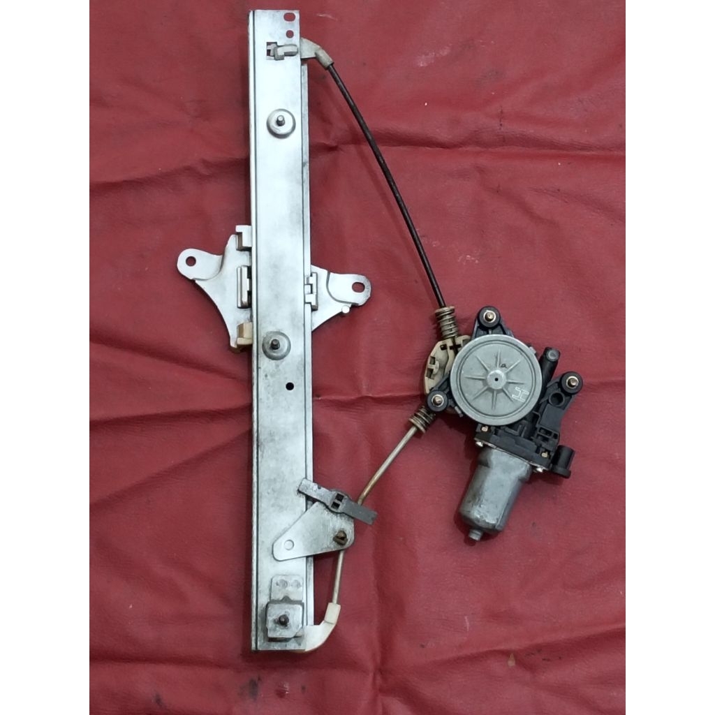 Satu set dinamo power window Toyota Corona absolute kiri belakang