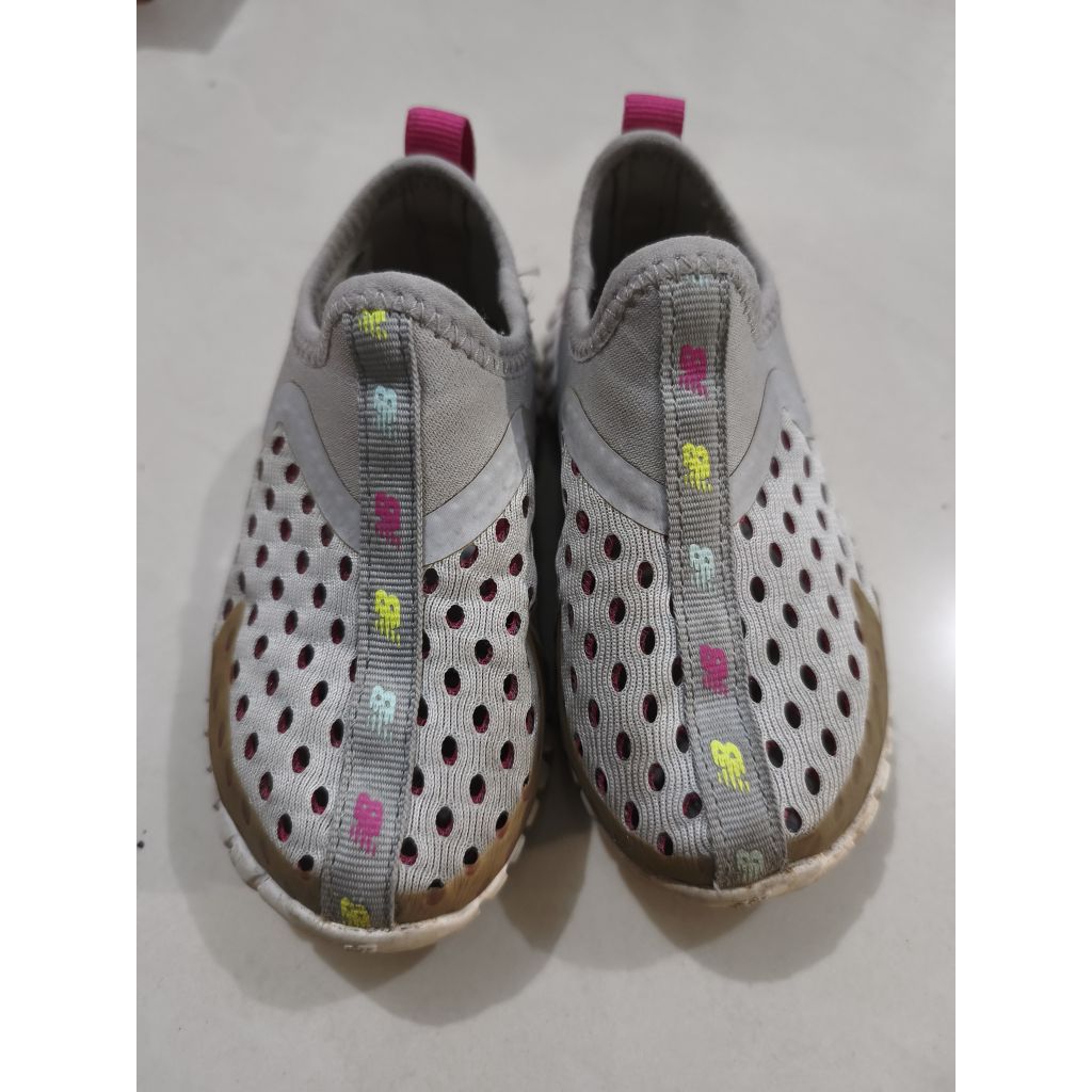 preloved sepatu anak NB original