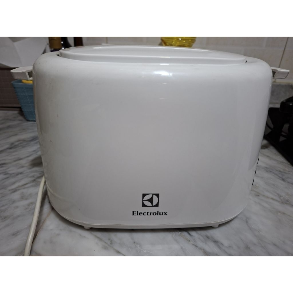 Toaster Electrolux / Pemanggang Roti
