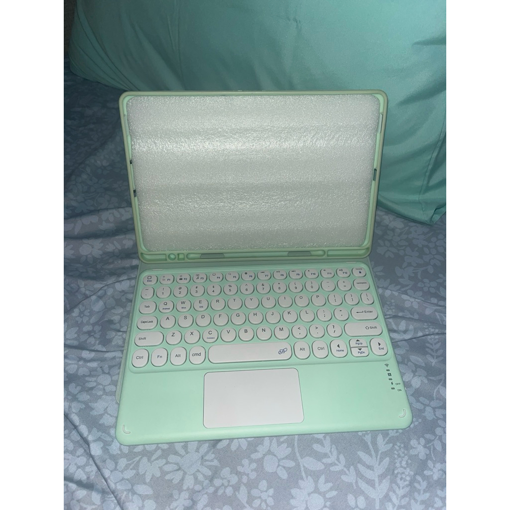 [PRELOVED] CASE SAMSUNG TAB S6 LITE + KEYBOARD