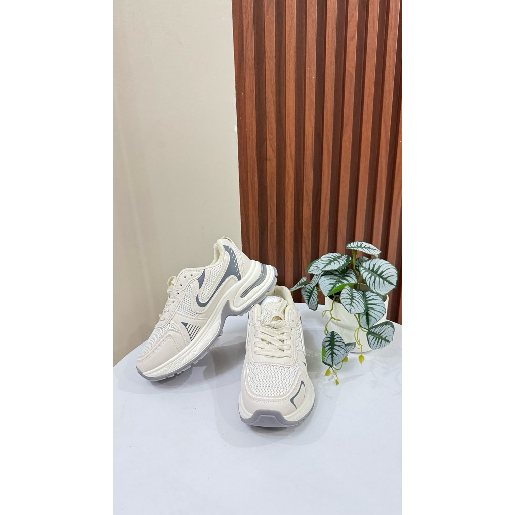 sepatu sporty tzs zenzy (lengkap dengan box)