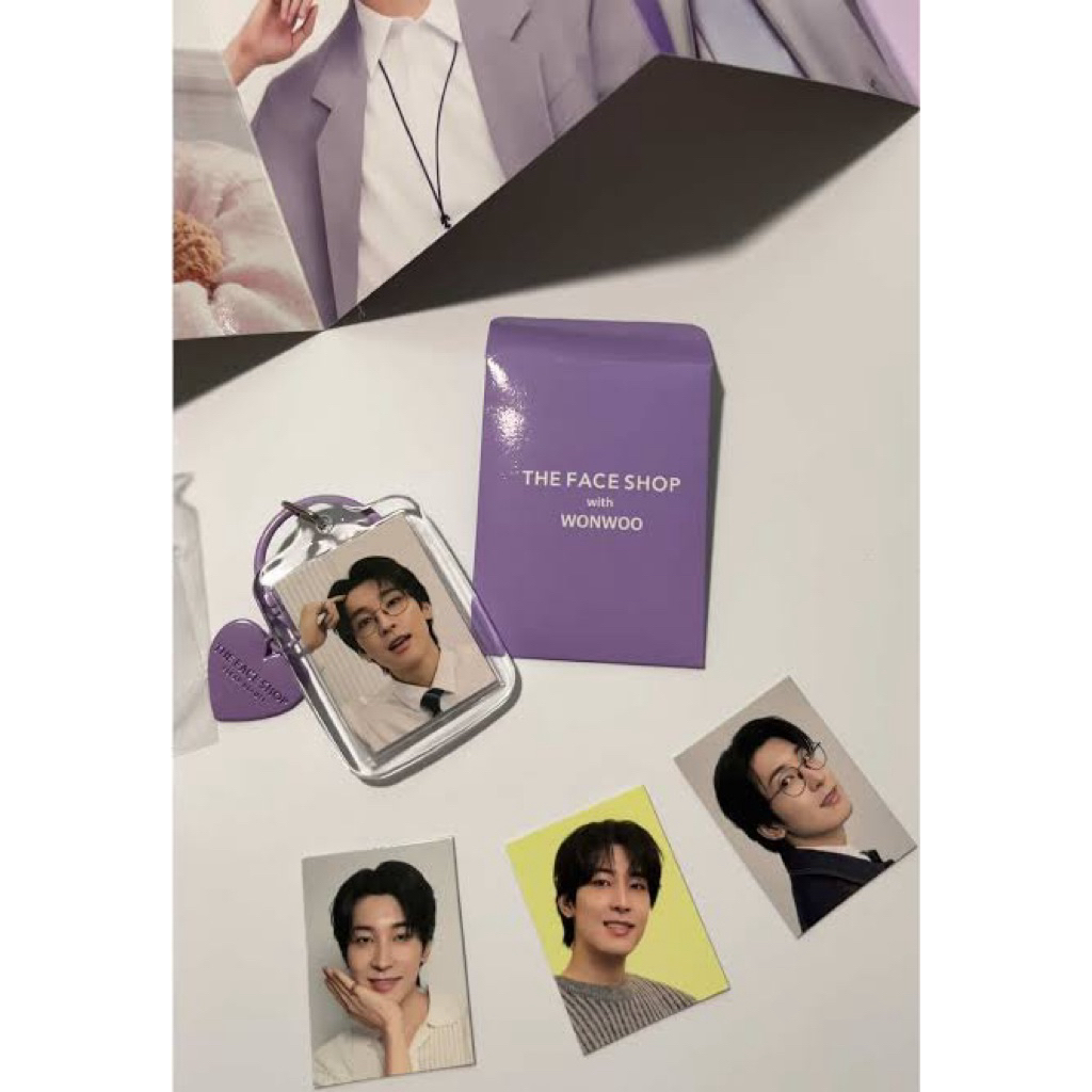 THE FACE SHOP WITH WONWOO ID PHOTOS KEYCHAIN / HOLDER SET