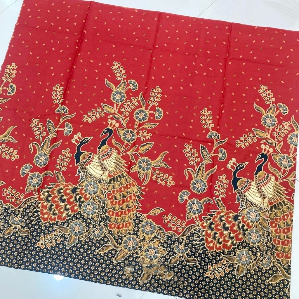 Kain Batik Cabut Motif Burung Merak
