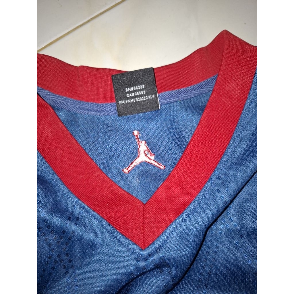 VINTAGE NIKE MICHAEL JORDAN #23 BASKETBALL JERSEY