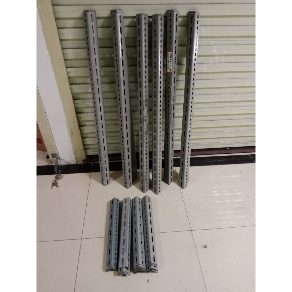 Besi siku lubang UNION SA80 100 cm (4 cm x 3,8cm, tebal 2 mm)