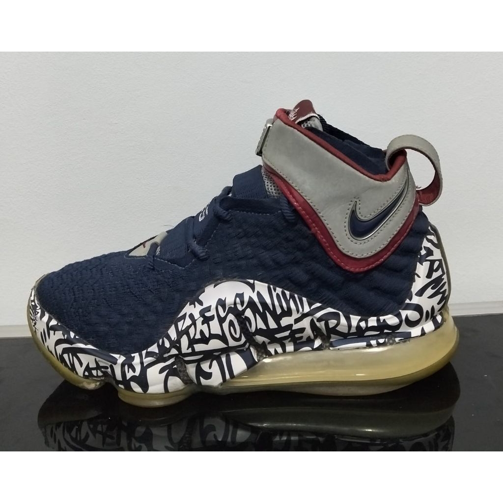 Nike lebron 17