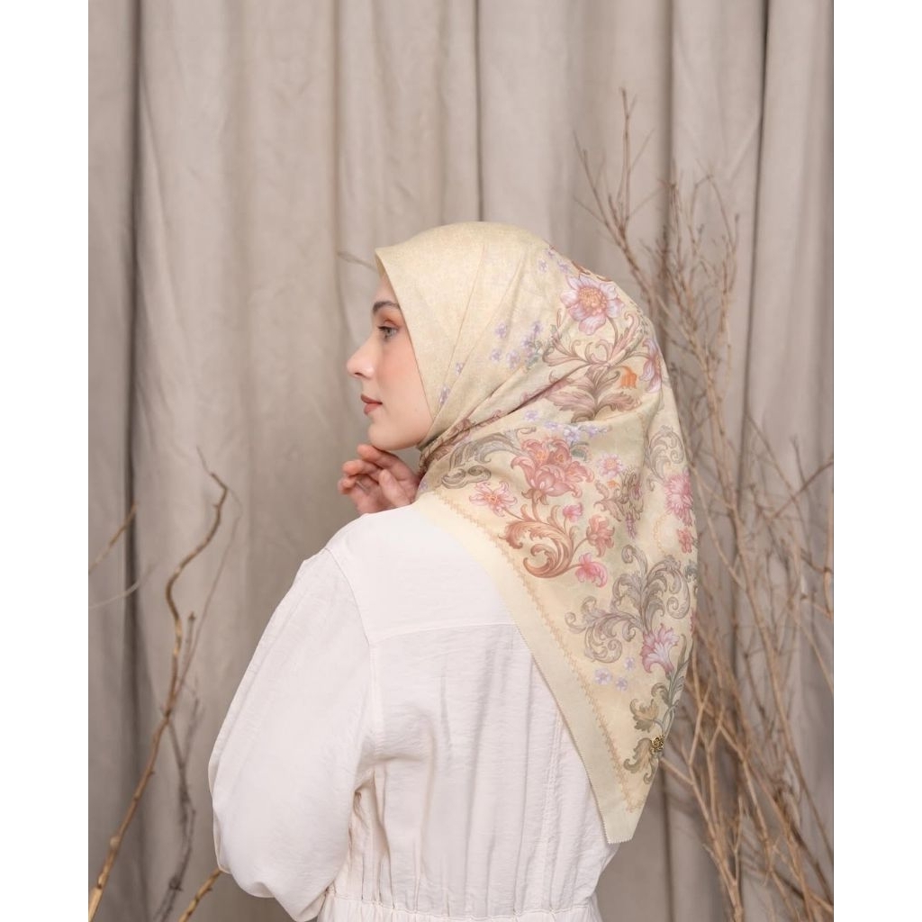 Zahari Scarf by HL Heaven Lights