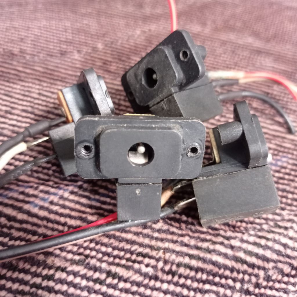 Konektor Charger Mobil Aki Mainan Anak