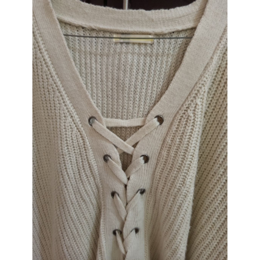 preloved sweater rajut tidak berbulu
