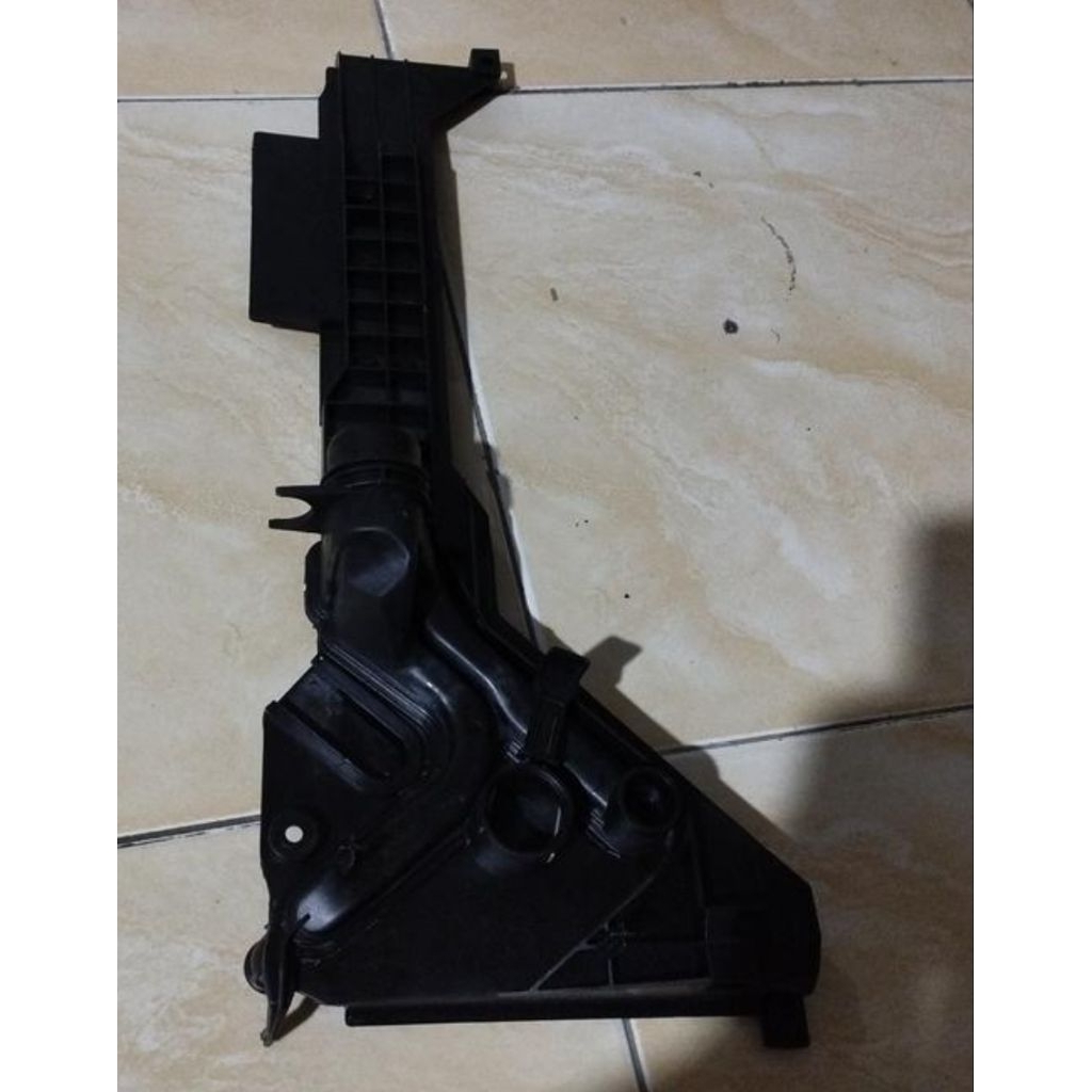 BREKET TABUNG RADIATOR ( GITAR) BMW X3 E83
