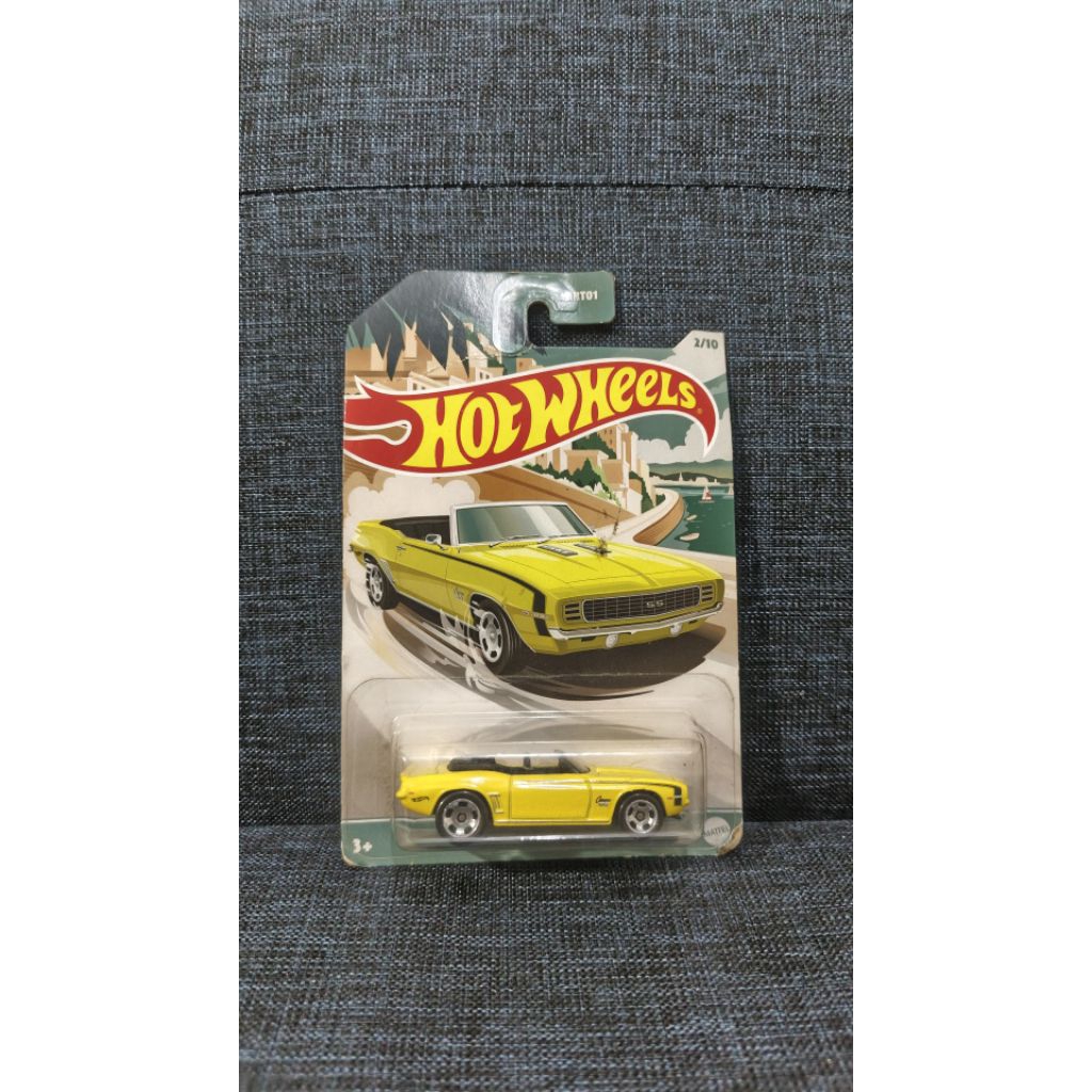 Hotwheels 69 Camaro Convertible