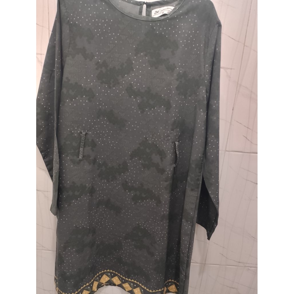 Atasan Tunik Wanita merk Zm Zaskia Mecca Ukuran M Preloved