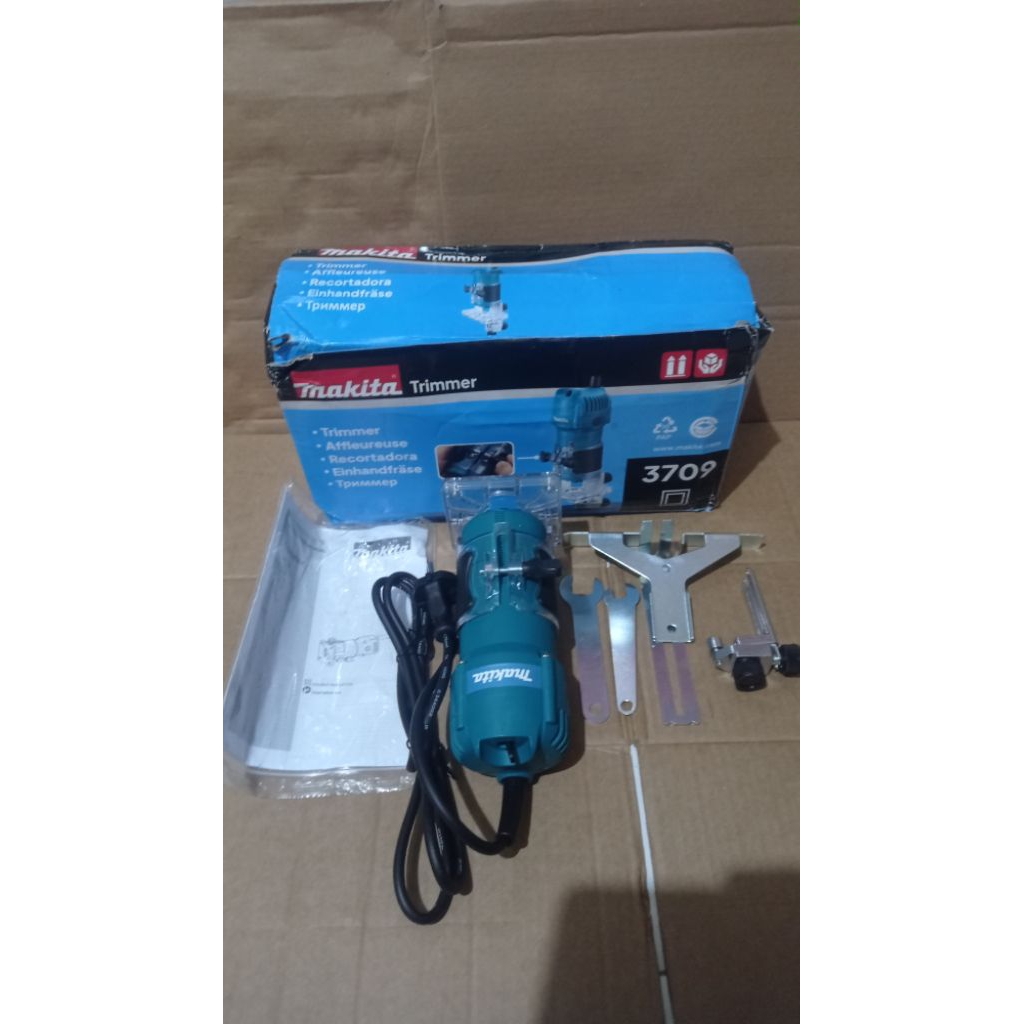 MESIN PROPIL KAYU MAKITA 3709