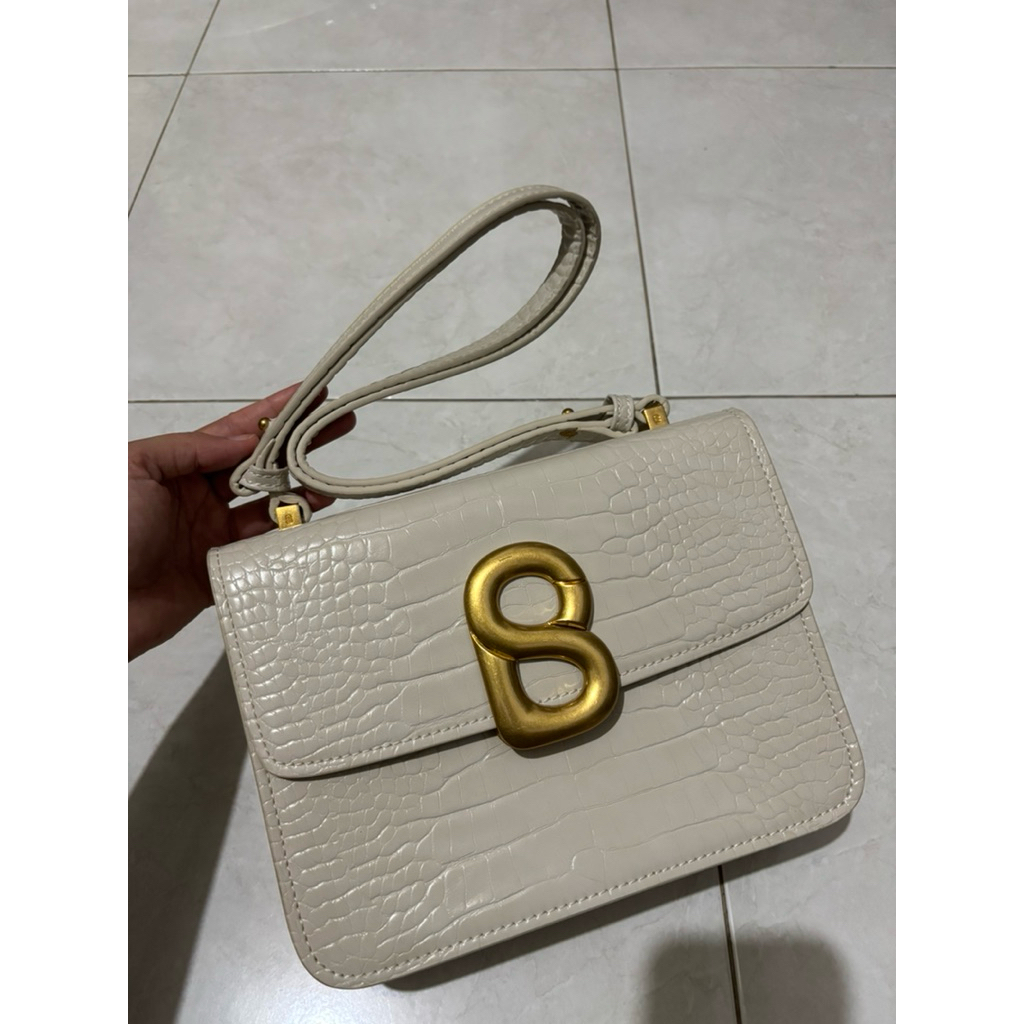 AUDREY 2.0 BUTTONSCARVES