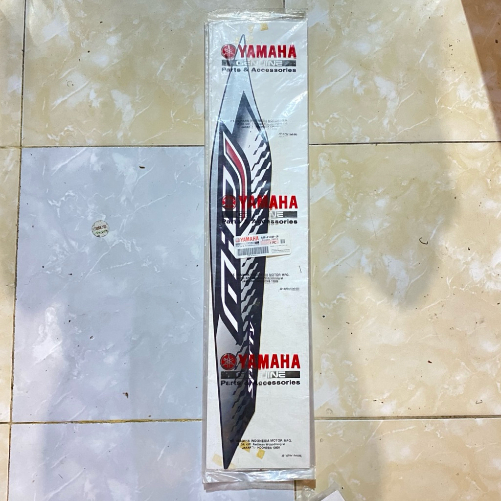 Striping stiker body belakang kanan Yamaha Mio J 2013 ungu biru original YGP 54P-F174H-J0