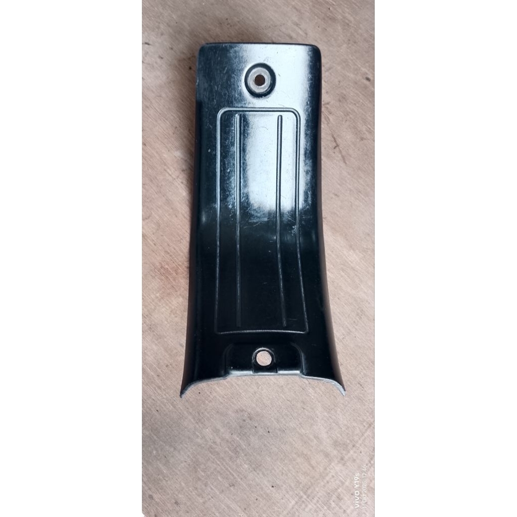 Legshield Leksil Tengah Body Tengah Yamaha Crypton Ori Copotan Motor