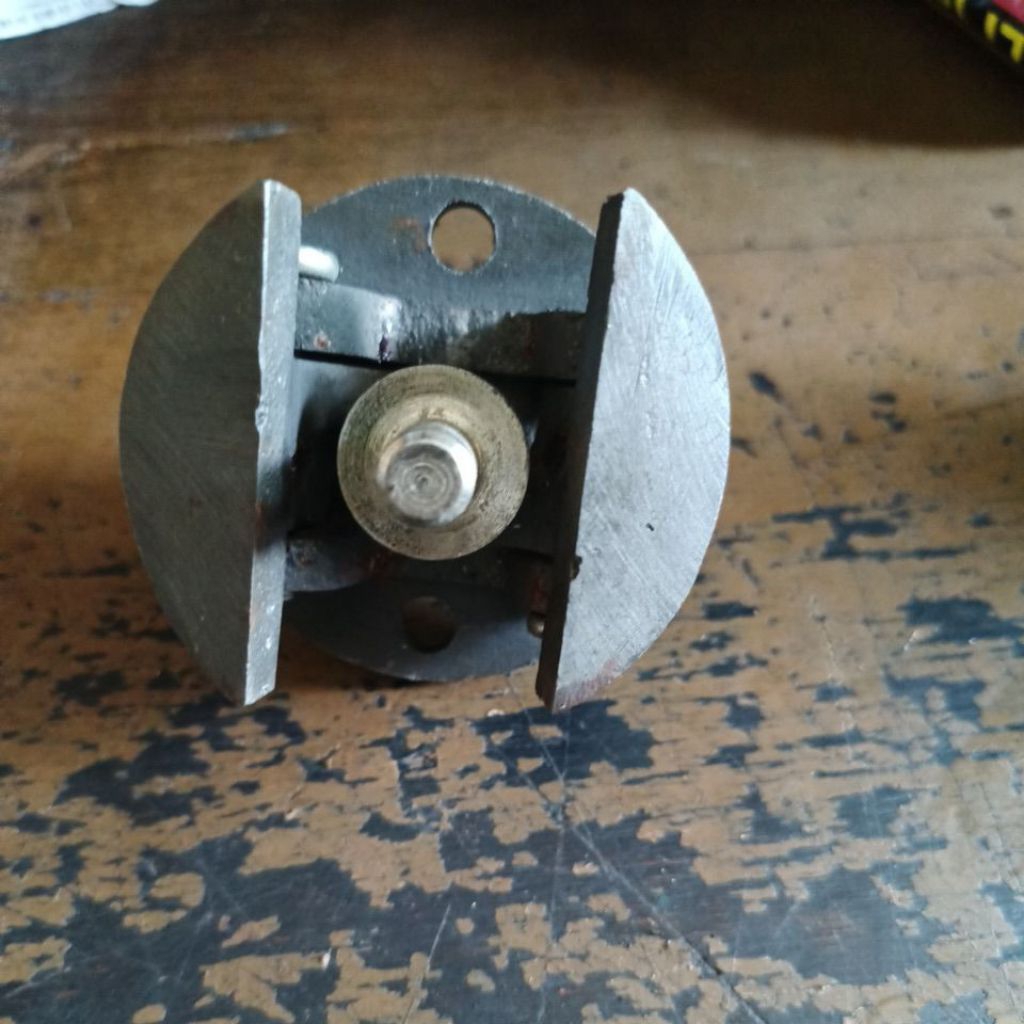 GOVENUR ASSY KND 5B KUPU KUPU KUBOTA 5B MESIN PENGGERAK GENERATOR